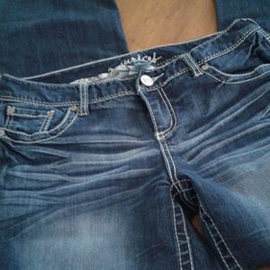 X-Short Distressed Jeans